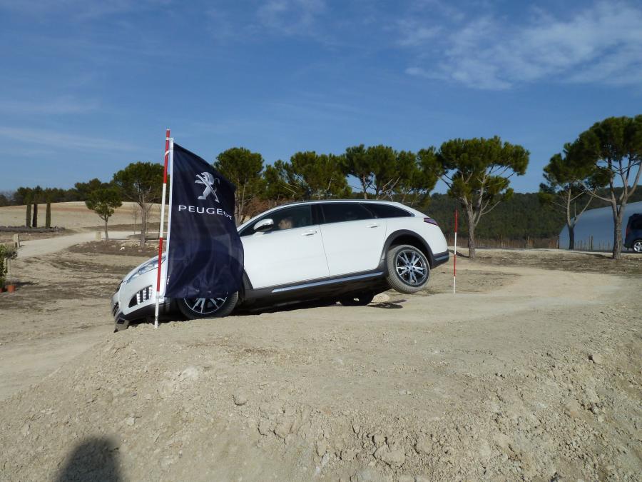  Peugeot 508 RXH HYbrid4 2012 года  (фото 3 из 11)